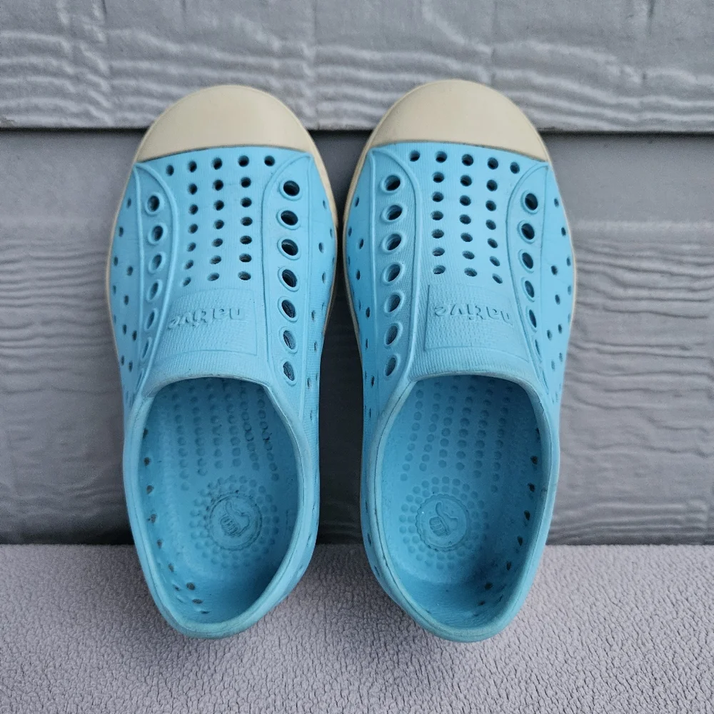 Native Jefferson Toddler SZ C8 Blue Bone Slip-On Water Shoes Unisex